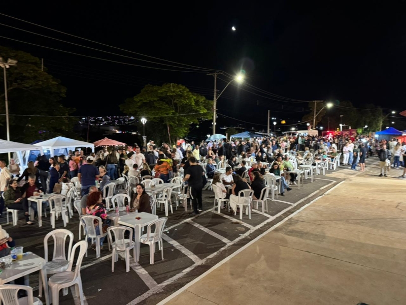 Noticia 1-feira-da-lua-movimenta-sao-manuel-e-encanta-o-publico-em-noite-especial